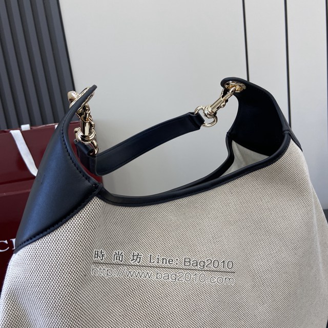 Gucci專櫃古馳最新款Body雙鎖扣中號肩背包 jh2043型號：815924